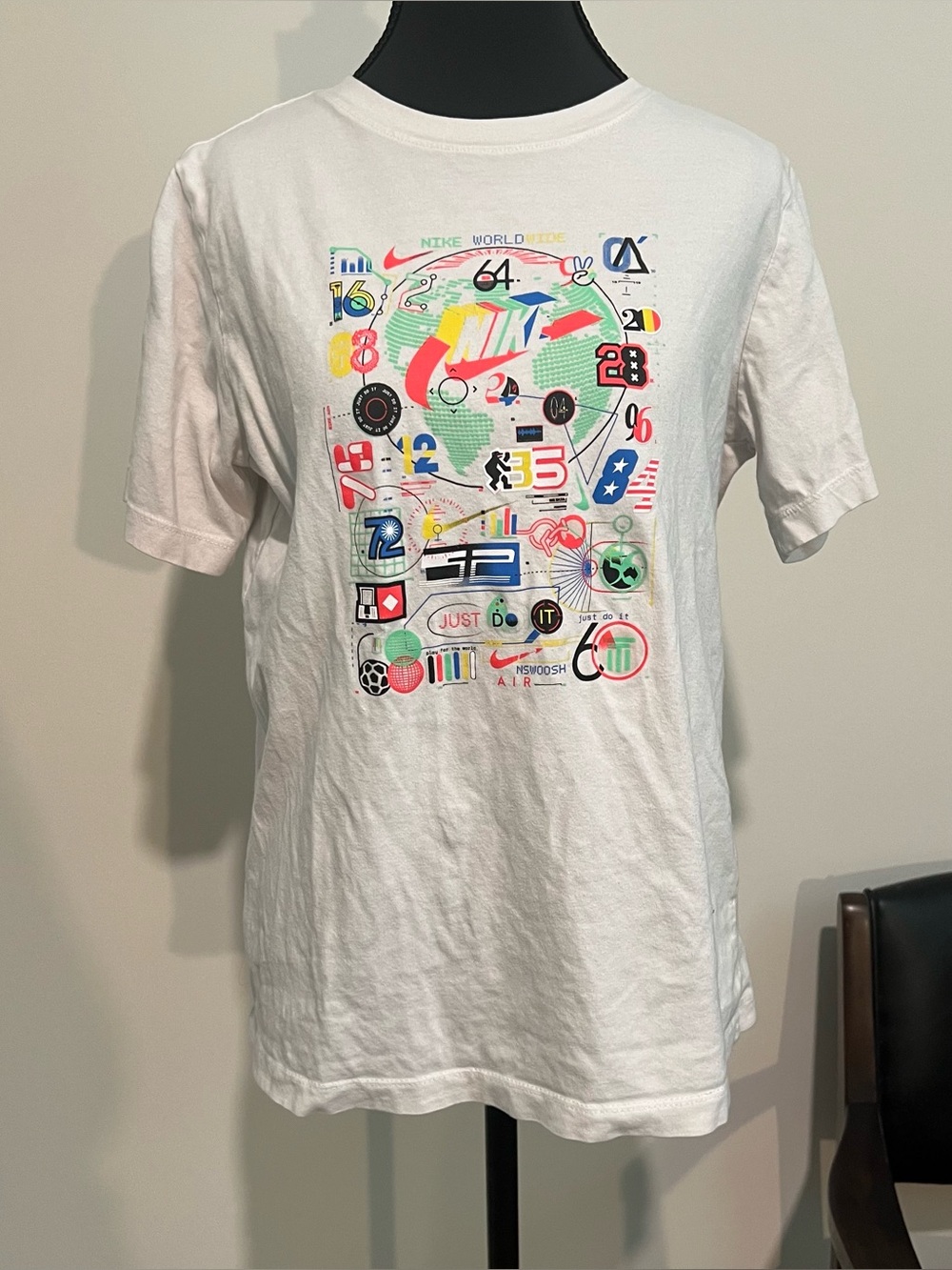 Nike sportswear worldwide icons t-shirt